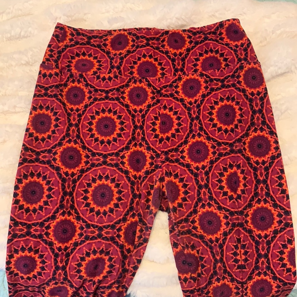 Lularoe one size patterned leggings